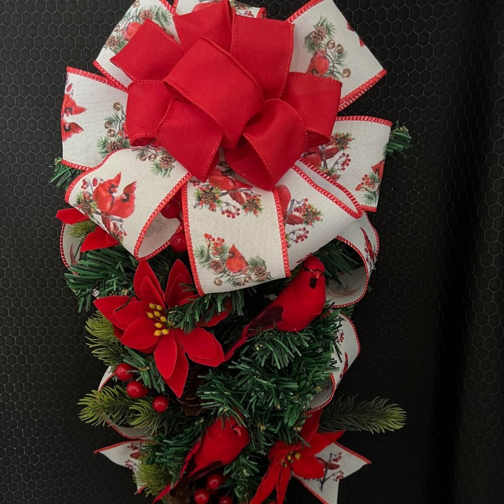 Red Cardinal Christmas Swag Wreath